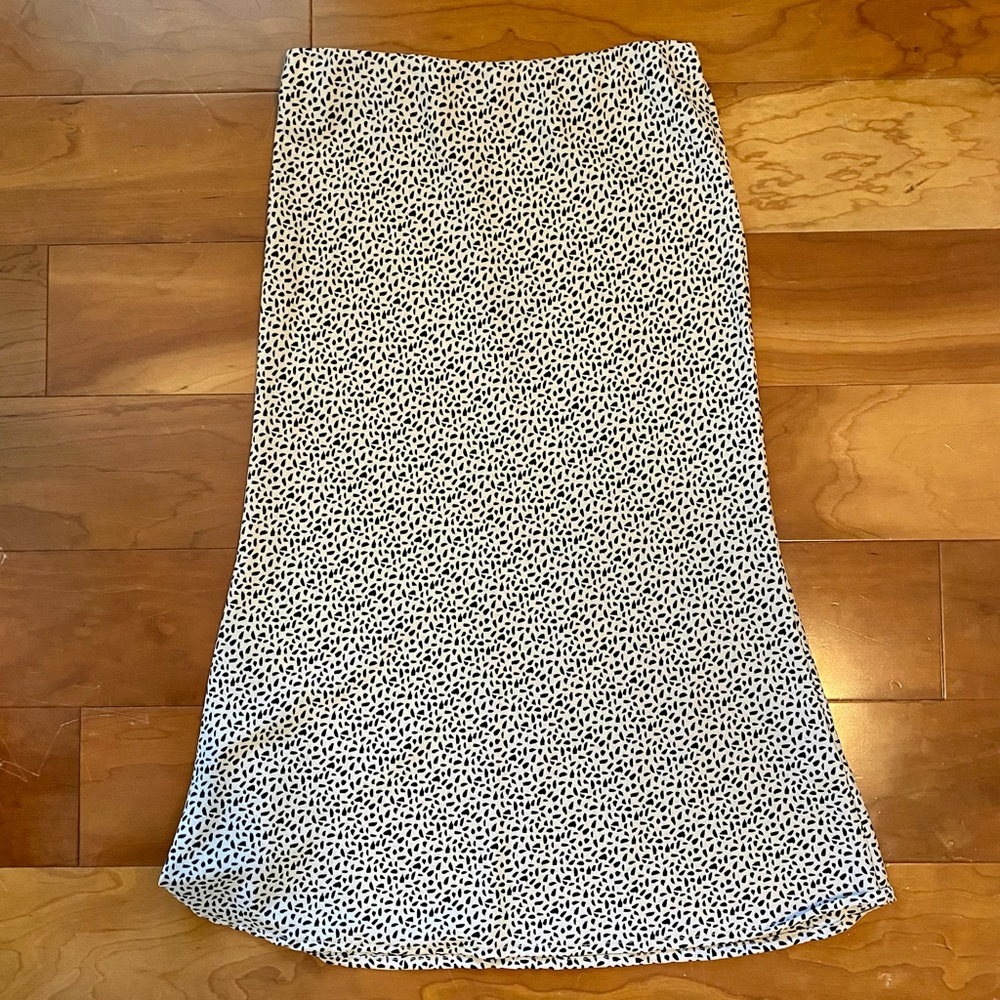 Final Touch Skirt